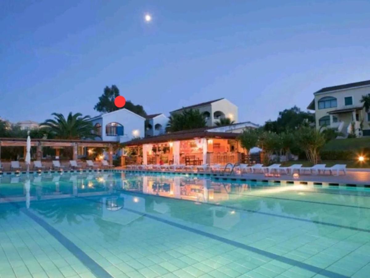 Govino Bay Luxury Beach Loft Apartment Danilia Exterior foto